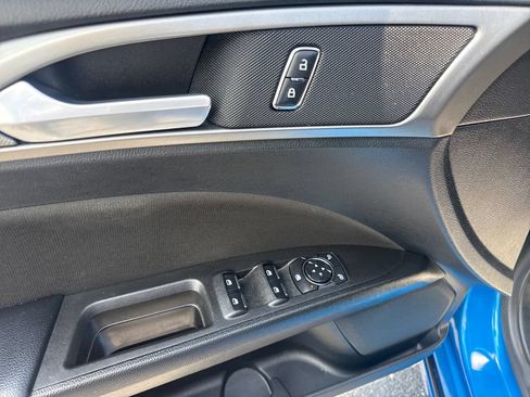 Used 2019 Ford Fusion SE AWD/4WD image 22