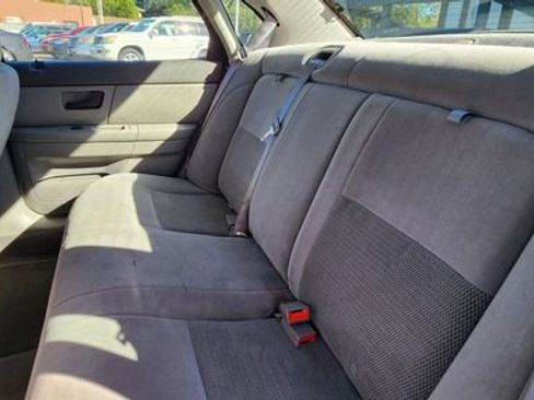 Used 2004 Ford Taurus SES FWD image 10