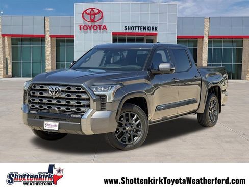 Used 2025 Toyota Tundra Platinum AWD/4WD image 1