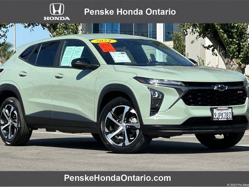 Used 2024 Chevrolet Trax RS w/ Driver Confidence Package image 1