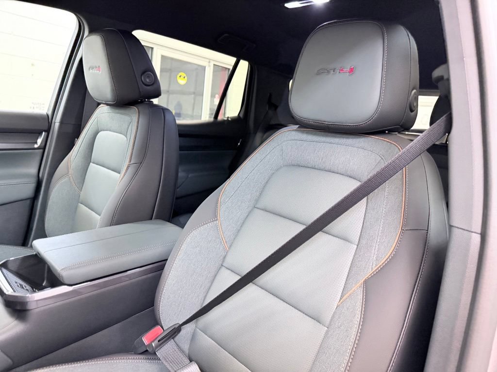 New 2026 GMC Terrain AT4 w/ Technology Package II AWD/4WD image 17