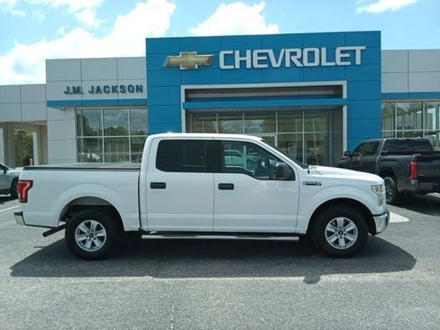 Used 2015 Ford F150 XLT image 6