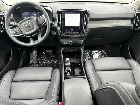 Certified 2026 Volvo XC40 B5 Plus AWD/4WD image 15