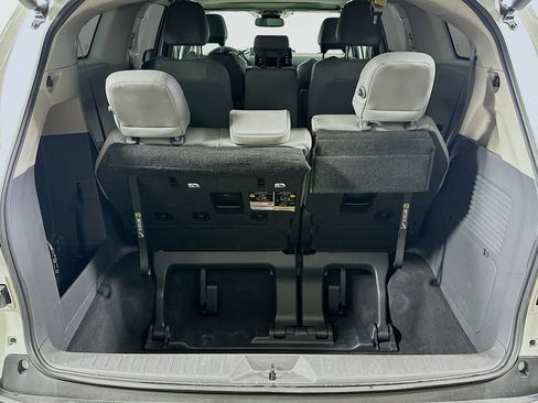 Used 2023 Toyota Sienna XLE FWD image 16