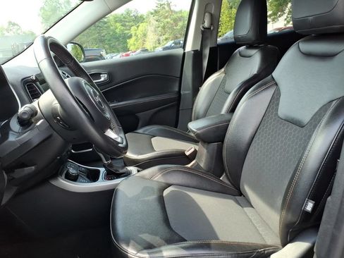 Used 2019 Jeep Compass Latitude w/ Cold Weather Group AWD/4WD image 13