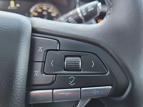 Used 2025 Cadillac XT6 Luxury image 11