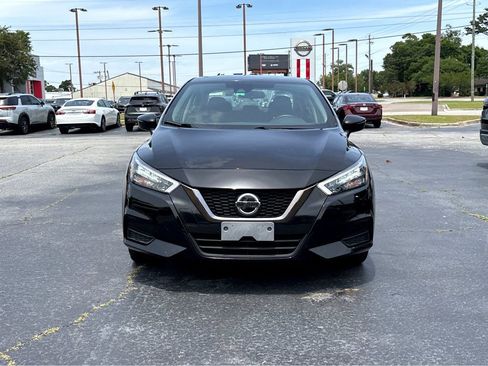 Used 2022 Nissan Versa SR FWD image 2