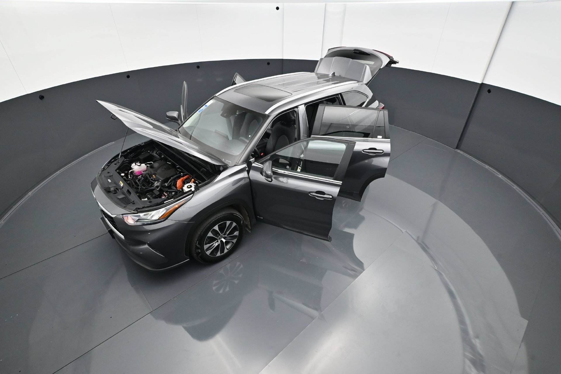 Used 2025 Toyota Highlander XLE AWD/4WD image 40