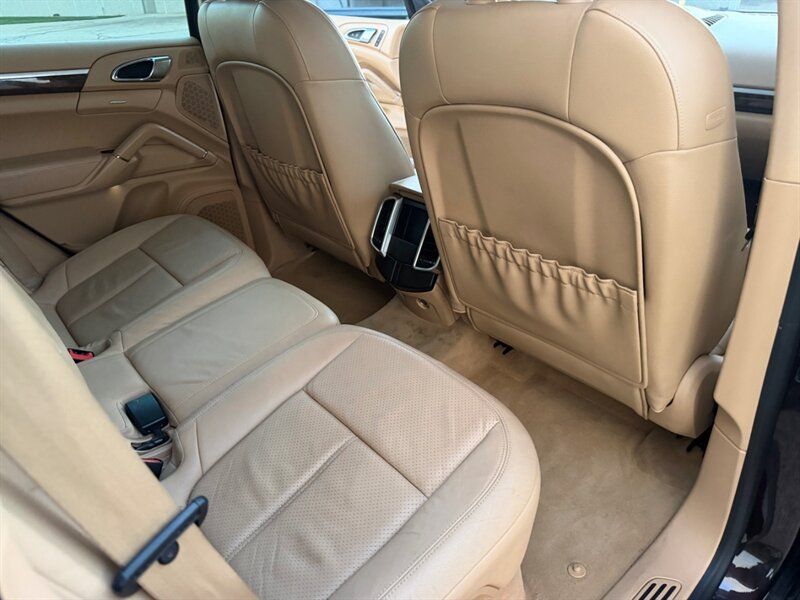 Used 2014 Porsche Cayenne Diesel AWD/4WD image 8