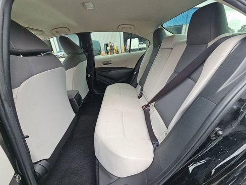 Used 2022 Toyota Corolla LE image 19