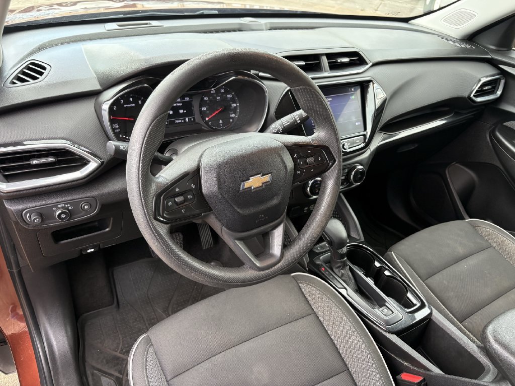 Used 2021 Chevrolet TrailBlazer LT w/ Convenience Package FWD image 14
