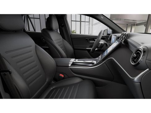 Used 2025 Mercedes-Benz GLC 350e 4MATIC image 4