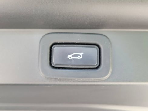Used 2023 Land Rover Range Rover SE AWD/4WD image 9