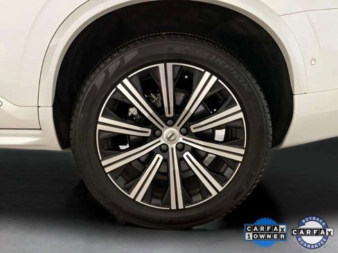 Used 2025 Volvo XC90 B6 Plus image 32