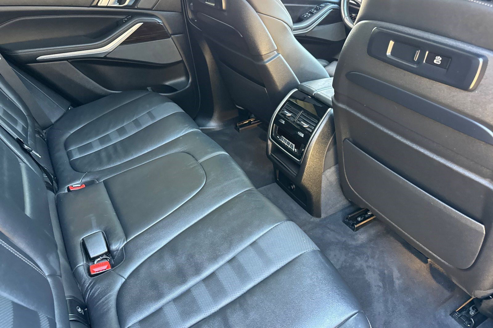 Used 2019 BMW X5 xDrive40i w/ M Sport Package AWD/4WD image 35