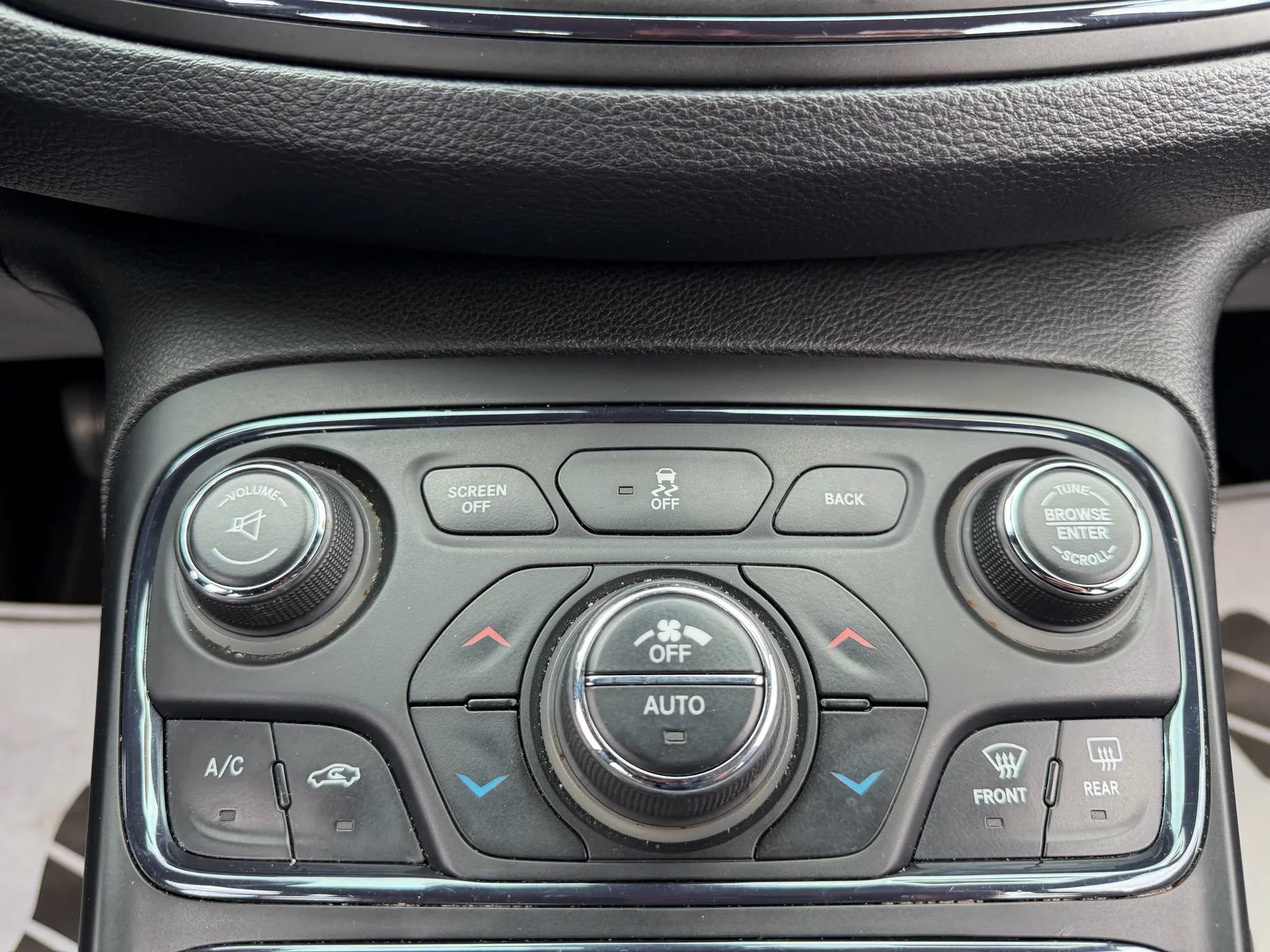 Used 2015 Chrysler 200 S w/ Navigation & Sound Group I AWD/4WD image 23