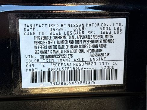 Used 2025 Nissan Sentra SR w/ SR Premium Package FWD image 26