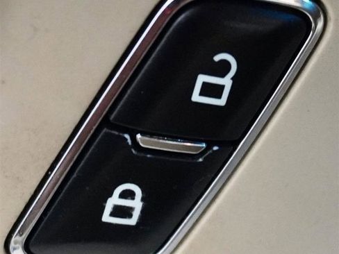 Used 2016 Ford Taurus Limited image 32