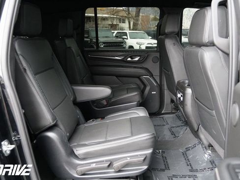 Used 2023 GMC Yukon XL Denali image 42