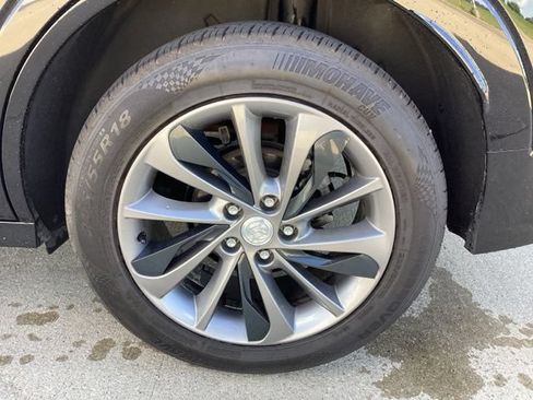 Used 2022 Buick Encore GX Preferred w/ Sport Touring Package FWD image 7
