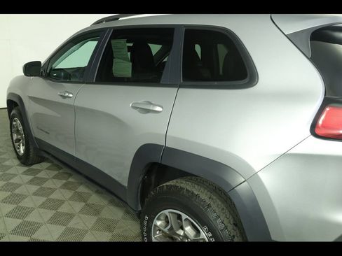 Used 2021 Jeep Cherokee Trailhawk w/ Sun, Sound & Nav Group AWD/4WD image 18