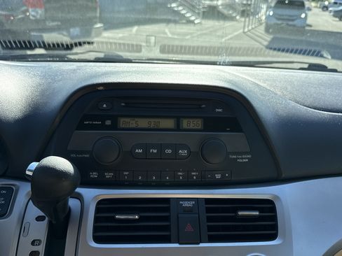 Used 2010 Honda Odyssey LX image 23