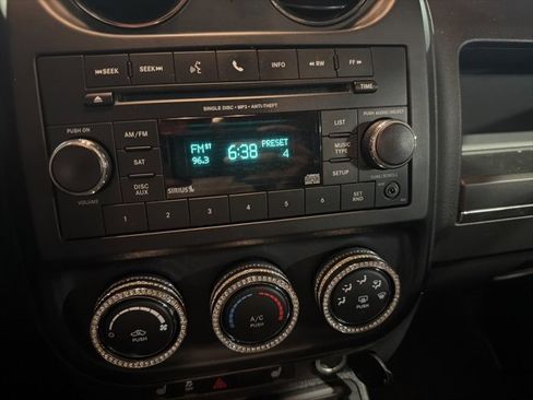 Used 2014 Jeep Patriot Latitude image 16