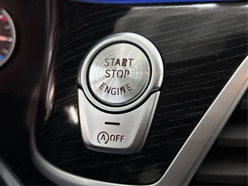 Used 2017 BMW 750i xDrive image 40