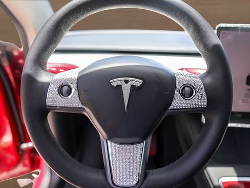 Used 2023 Tesla Model Y Long Range AWD/4WD image 11