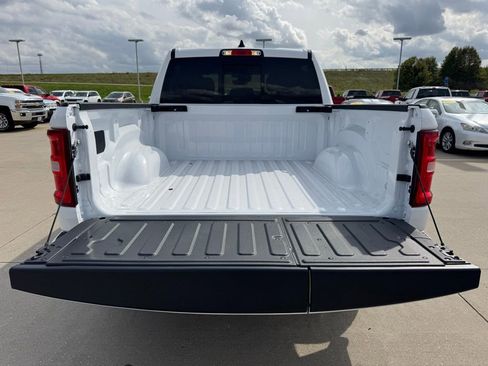 New 2026 RAM 1500 Big Horn AWD/4WD image 13