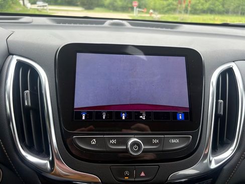 Used 2024 Chevrolet Equinox Premier AWD/4WD image 31