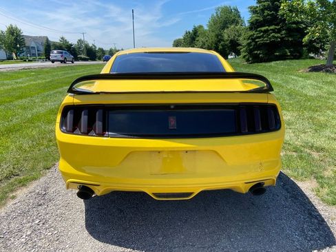 Used 2017 Ford Mustang GT w/ GT Performance Package RWD image 4