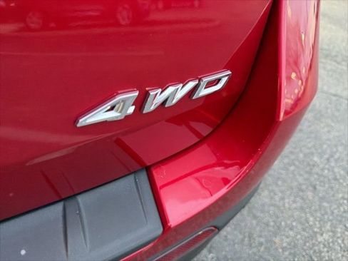 Used 2021 Ford Explorer XLT w/ Equipment Group 202A image 9