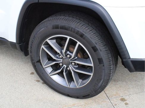 Used 2019 Jeep Grand Cherokee Limited AWD/4WD image 11
