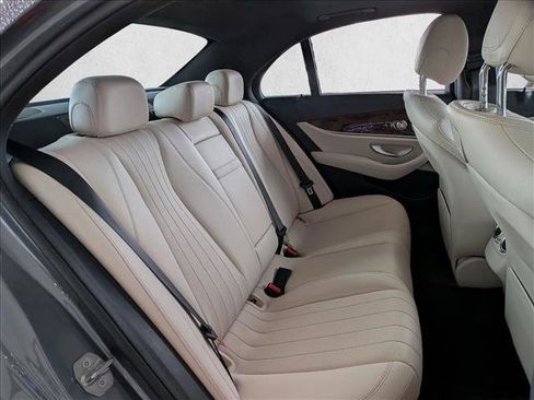 Used 2018 Mercedes-Benz E 300 image 18