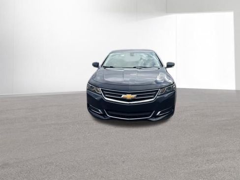 Used 2017 Chevrolet Impala LT w/ Convenience Package image 2