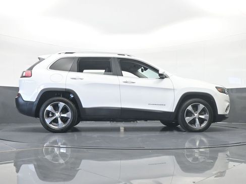 Used 2019 Jeep Cherokee Limited image 60