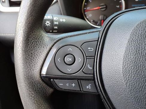 Used 2022 Toyota RAV4 LE AWD/4WD image 18