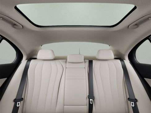 Used 2025 Mercedes-Benz E 350 Sedan image 28