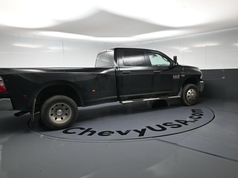 Used 2017 RAM 3500 Tradesman w/ Chrome Appearance Group AWD/4WD image 16