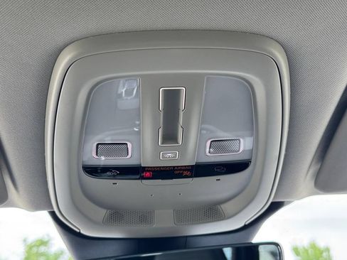 Certified 2025 Volvo XC60 B5 Ultra AWD/4WD image 15