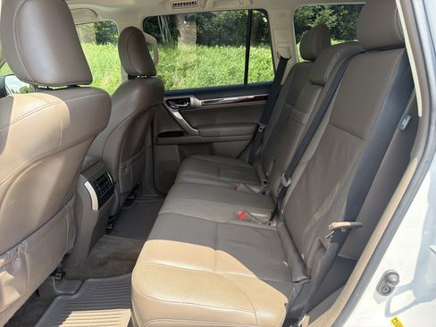 Used 2015 Lexus GX 460 w/ Premium Package AWD/4WD image 12