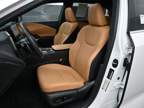 Used 2024 Lexus RX 350 Premium w/ Accessory Package (Z1) image 16