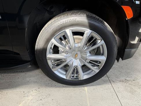 Certified 2023 Chevrolet Suburban High Country w/ Max Trailering Package AWD/4WD image 18