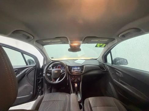 Used 2019 Chevrolet Trax LT FWD image 17