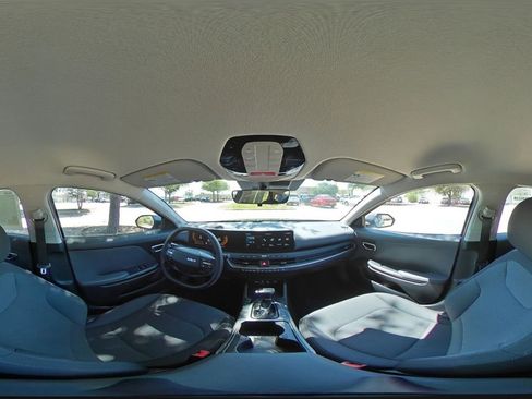 Used 2025 Kia K4 LXS image 43