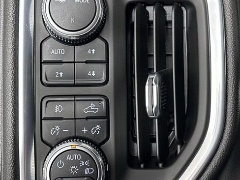 Used 2022 GMC Sierra 3500 AT4 image 15