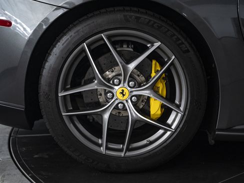 Used 2014 Ferrari F12 Berlinetta RWD image 15