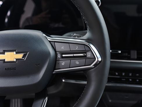 New 2026 Chevrolet Equinox LT w/ Safety and Technology Package FWD image 13