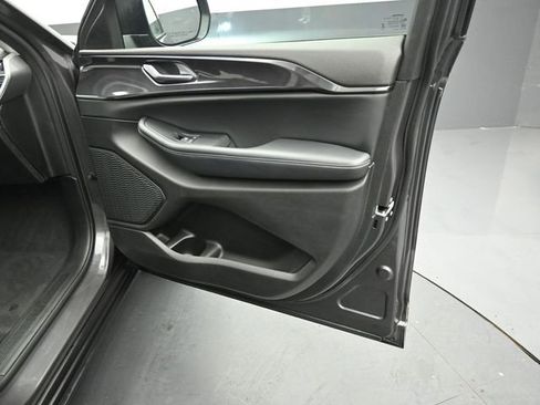 Used 2023 Jeep Grand Cherokee L Laredo w/ Luxury Tech Group I image 32